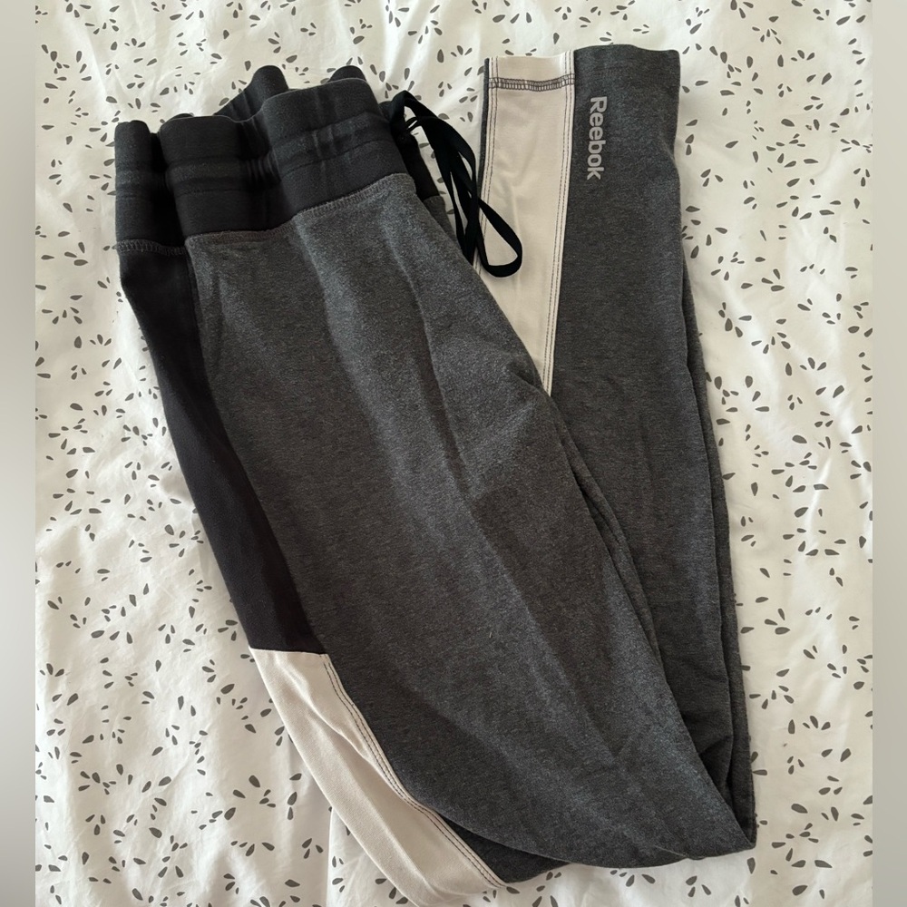 Reebok sweats size medium